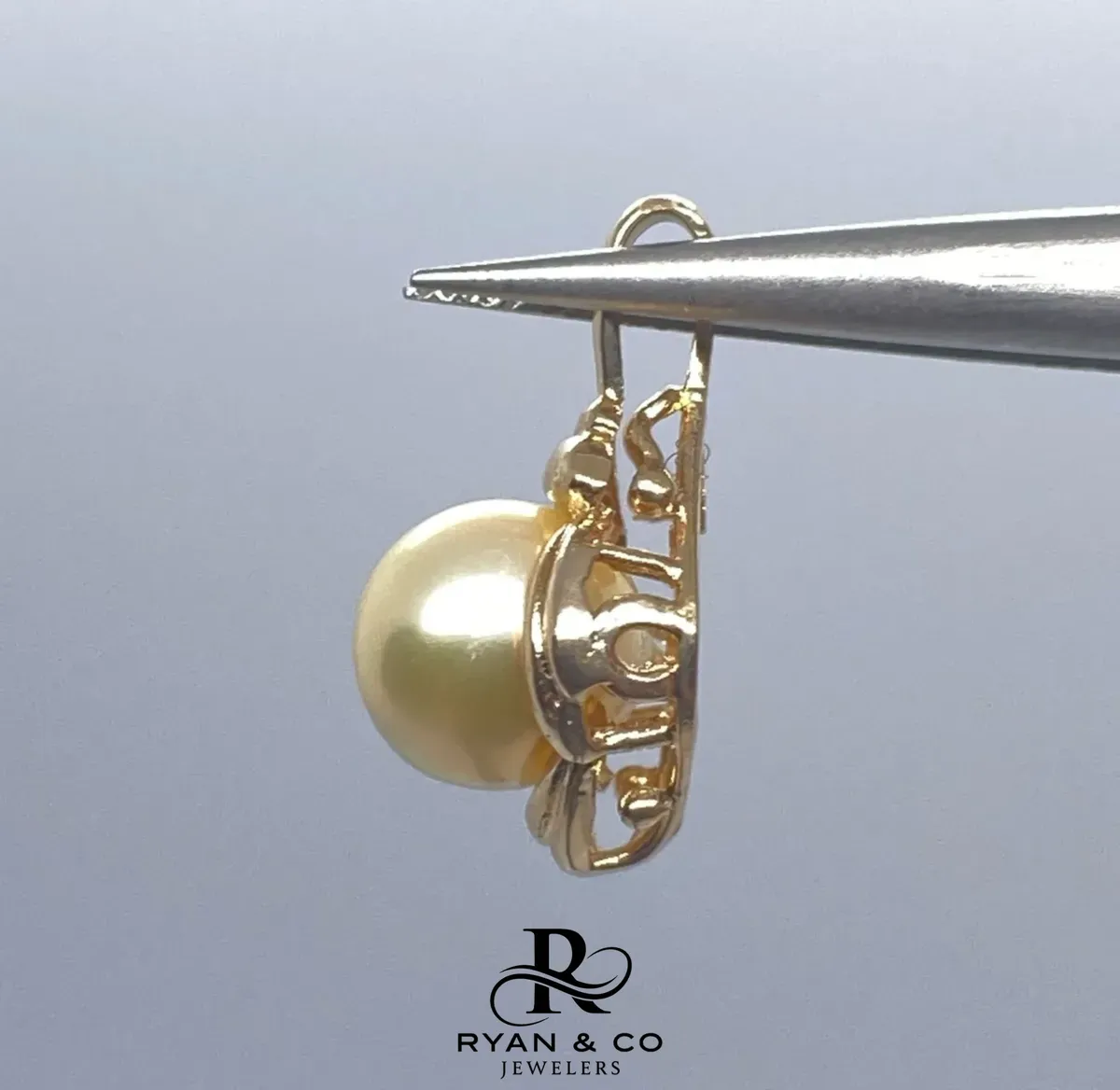 14K Yellow Gold Japanese Akoya Pearl Pendant