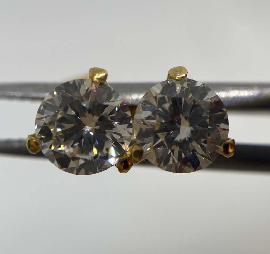 Diamond Stud Earrings 1ct - 18k Gold Lab Grown - Ryan Dantrassy