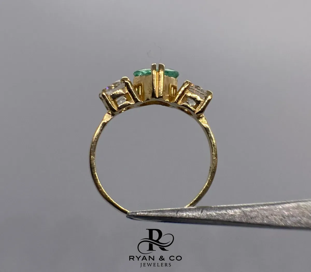 18K Yellow Gold Colombian Emerald & Diamond Ring