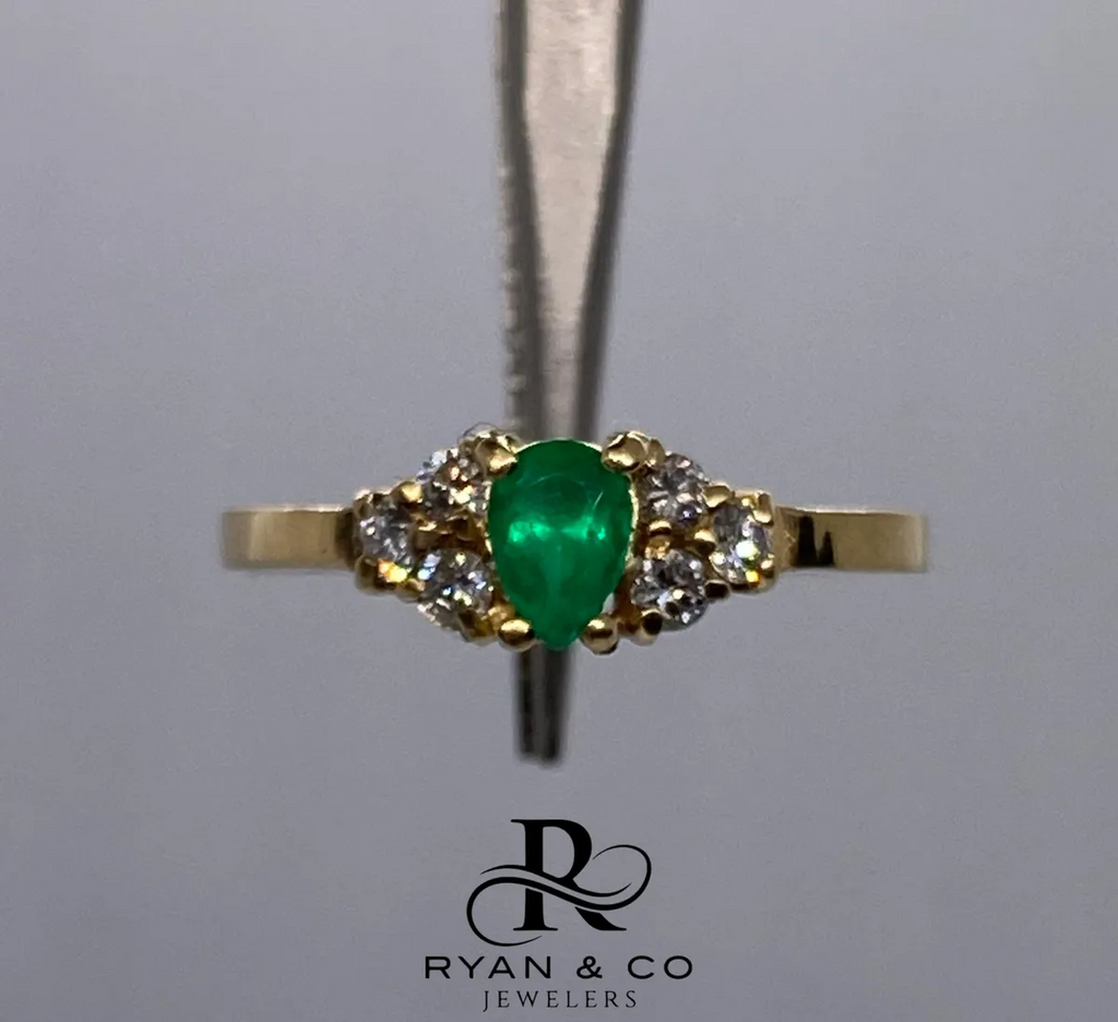 18k Yellow Gold Colombian Teardrop Emerald & Diamond Ring