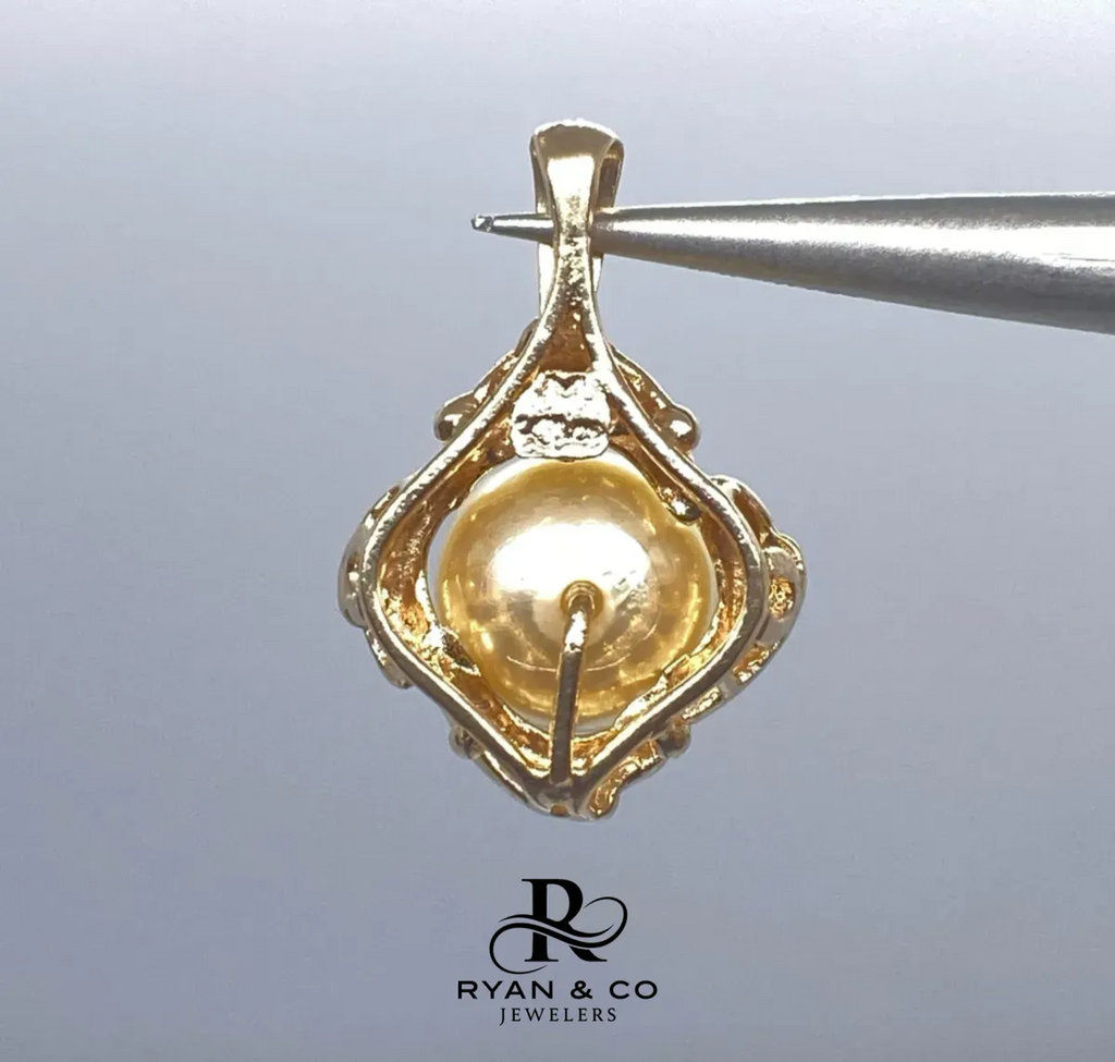 14K Yellow Gold Japanese Akoya Pearl Pendant